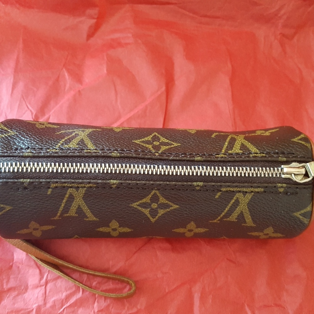 Authentic Louis Vuitton vintage Papillon wristlet